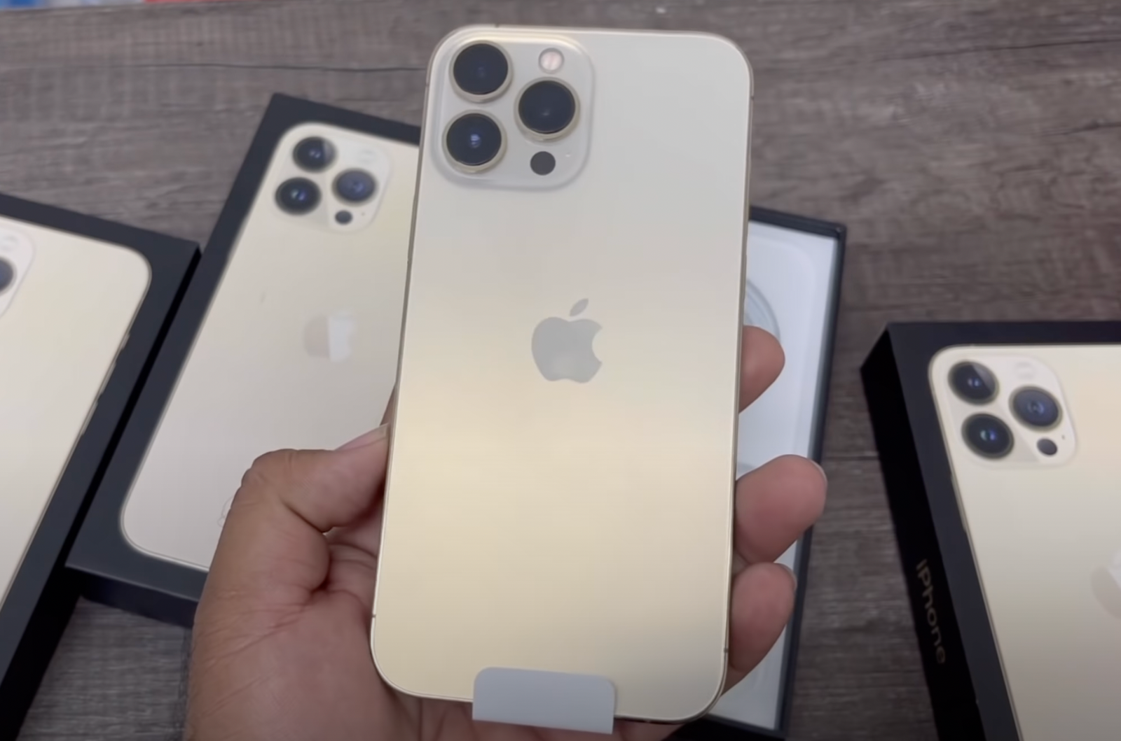 iPhone 13 Pro Max unboxing appears online